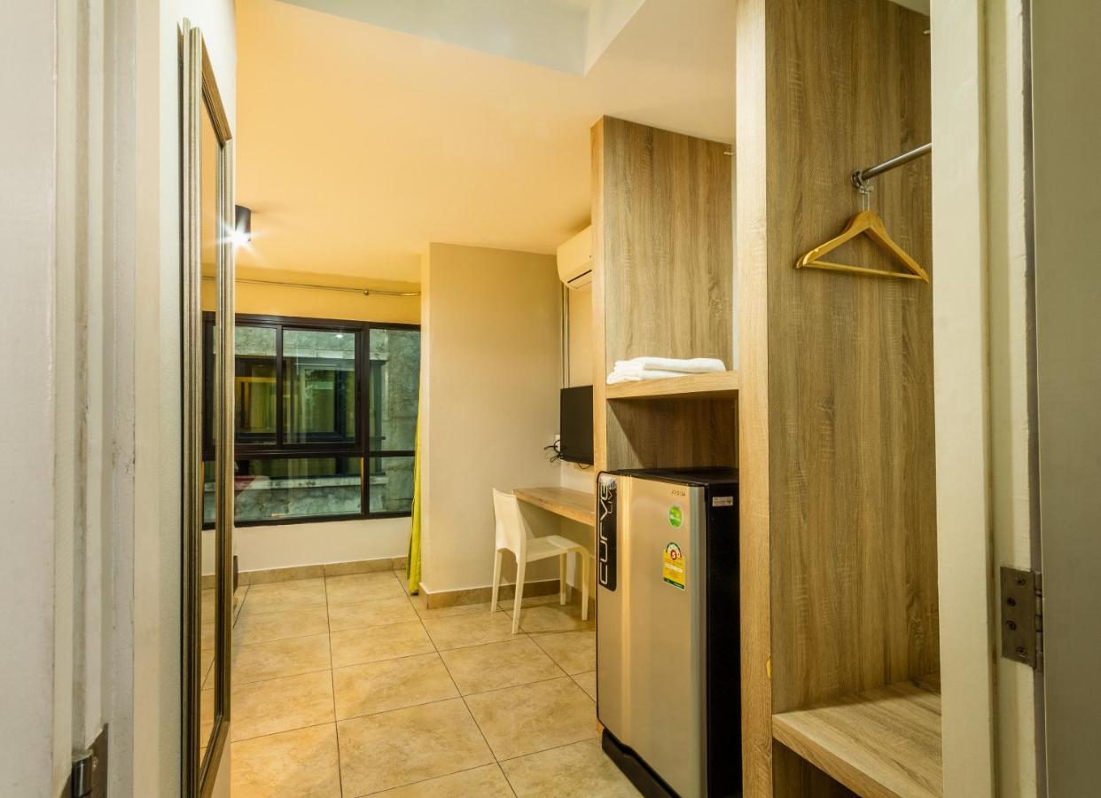 Matini Ratchada 32 Hotell Bangkok Eksteriør bilde