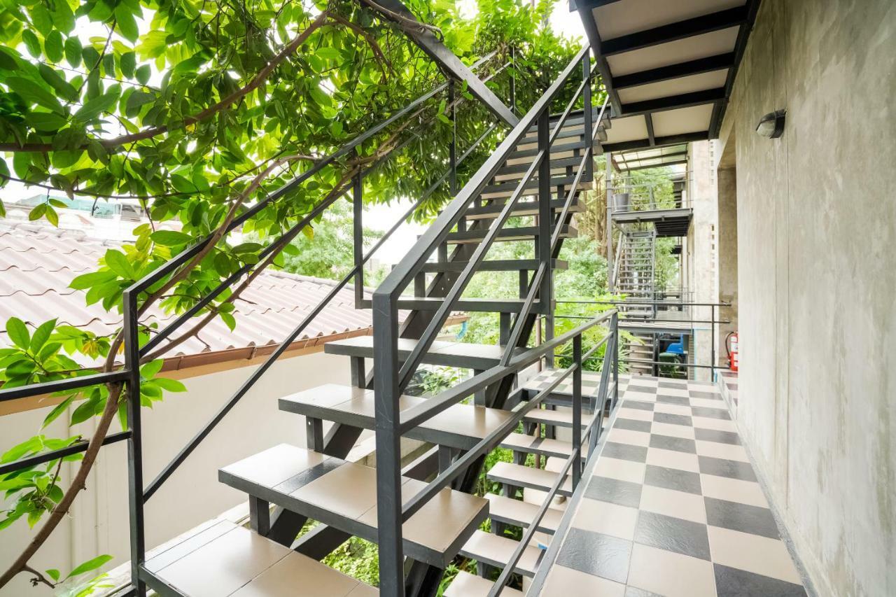Matini Ratchada 32 Hotell Bangkok Eksteriør bilde